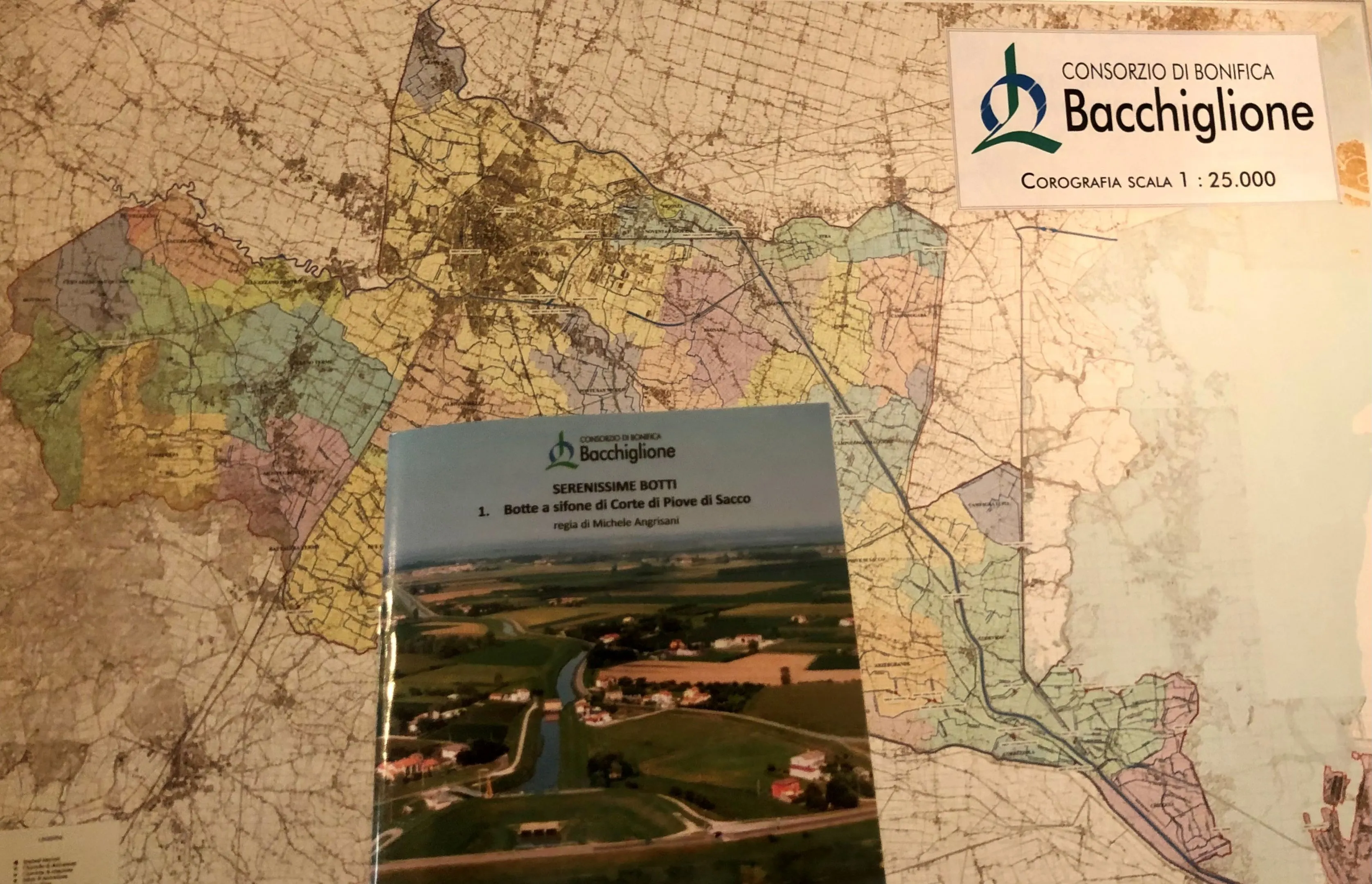 Serenissime Botti, per far conoscere una storia lunga secoli.
Il Consorzio Bacchiglione ha realizzato un documentario riguardante gli interventi alla botte a sifone di Corte di Piove di Sacco